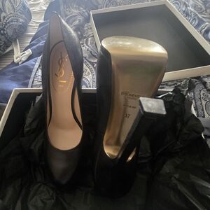 Yves Saint Laurent Elegant Black Heels